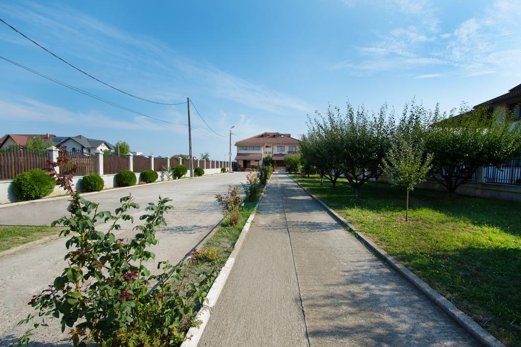 Hotel Tudor Ploieşti Exterior foto